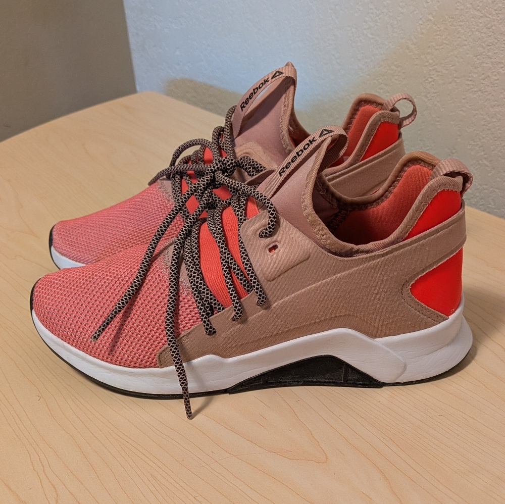 Reebok Guresu Pink Athletic Shoes with Modern Design - Picture 2 of 9
